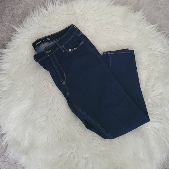 Old Navy Wow Straight Leg Jeans - Picture 7 of 8